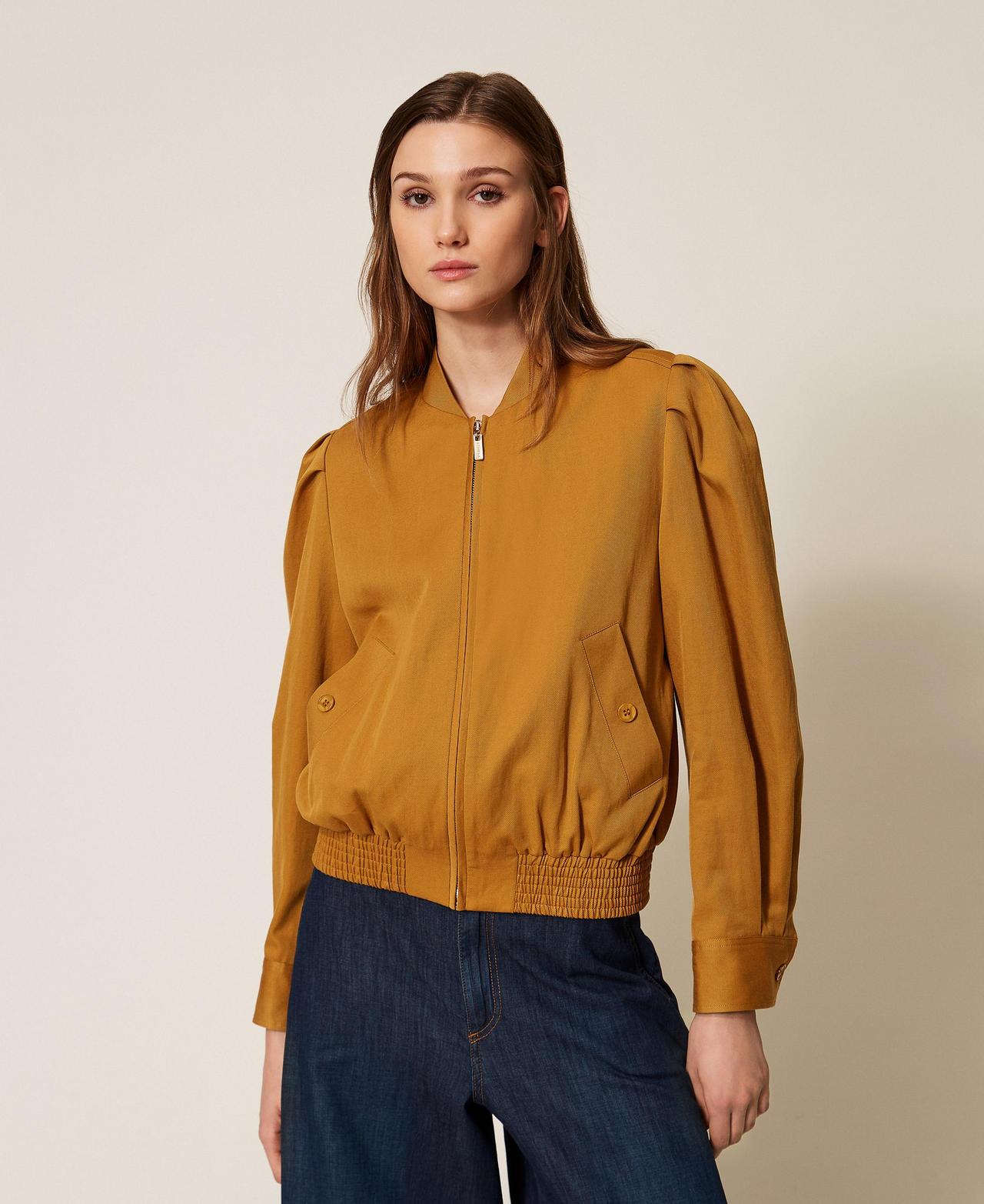 Gabardine jacket with gathering Woody Brown Woman 261TP2200_12891_02