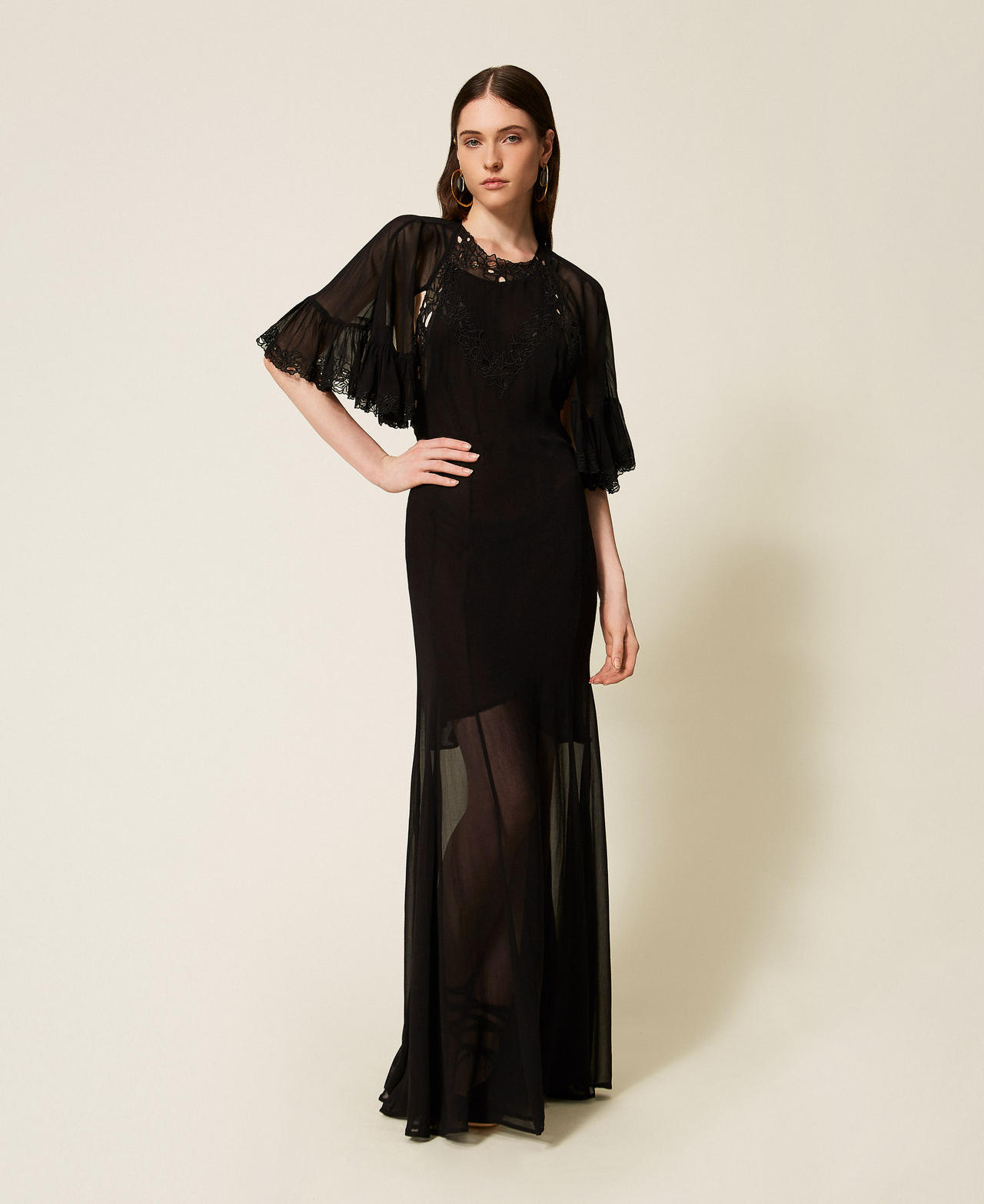 Robe longue en cr&ecirc;pe georgette avec broderie Noir Femme 252TS2293_00006_01