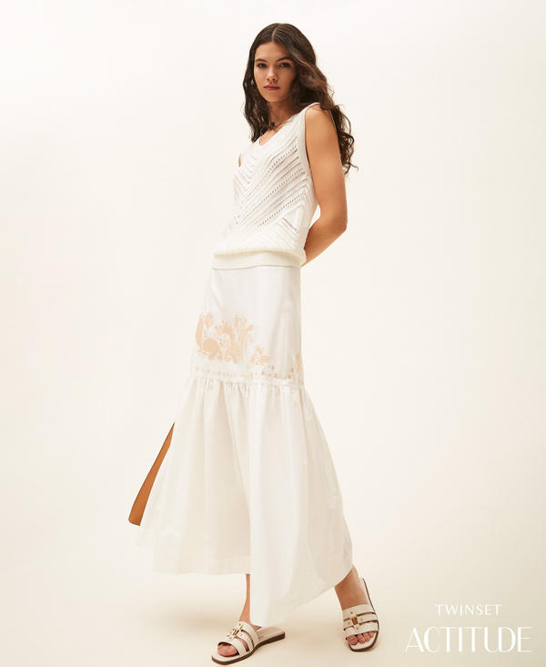 Long skirt with flounce and embroidery