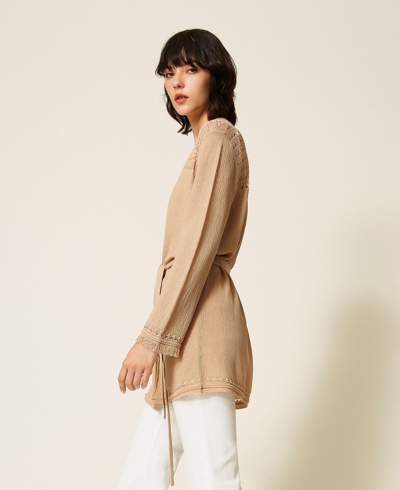 Strick-Cardigan mit Zopfmuster Nougat Beige Frau 262TP3Q22_00519_02