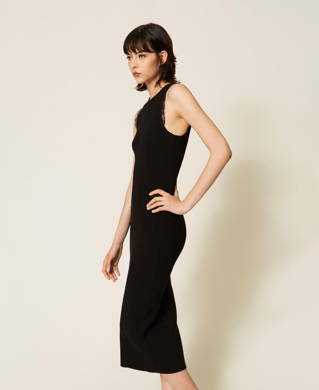 Midi knit dress with lace Black Woman 262TP3393_00006_02