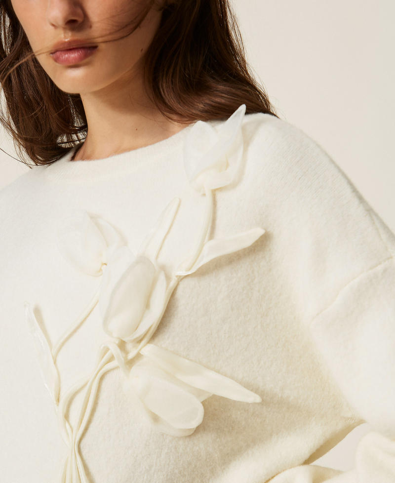 Pullover mit Blumenranken aus Organza Wei&szlig; Schnee Frau 262AT3070_00282_04