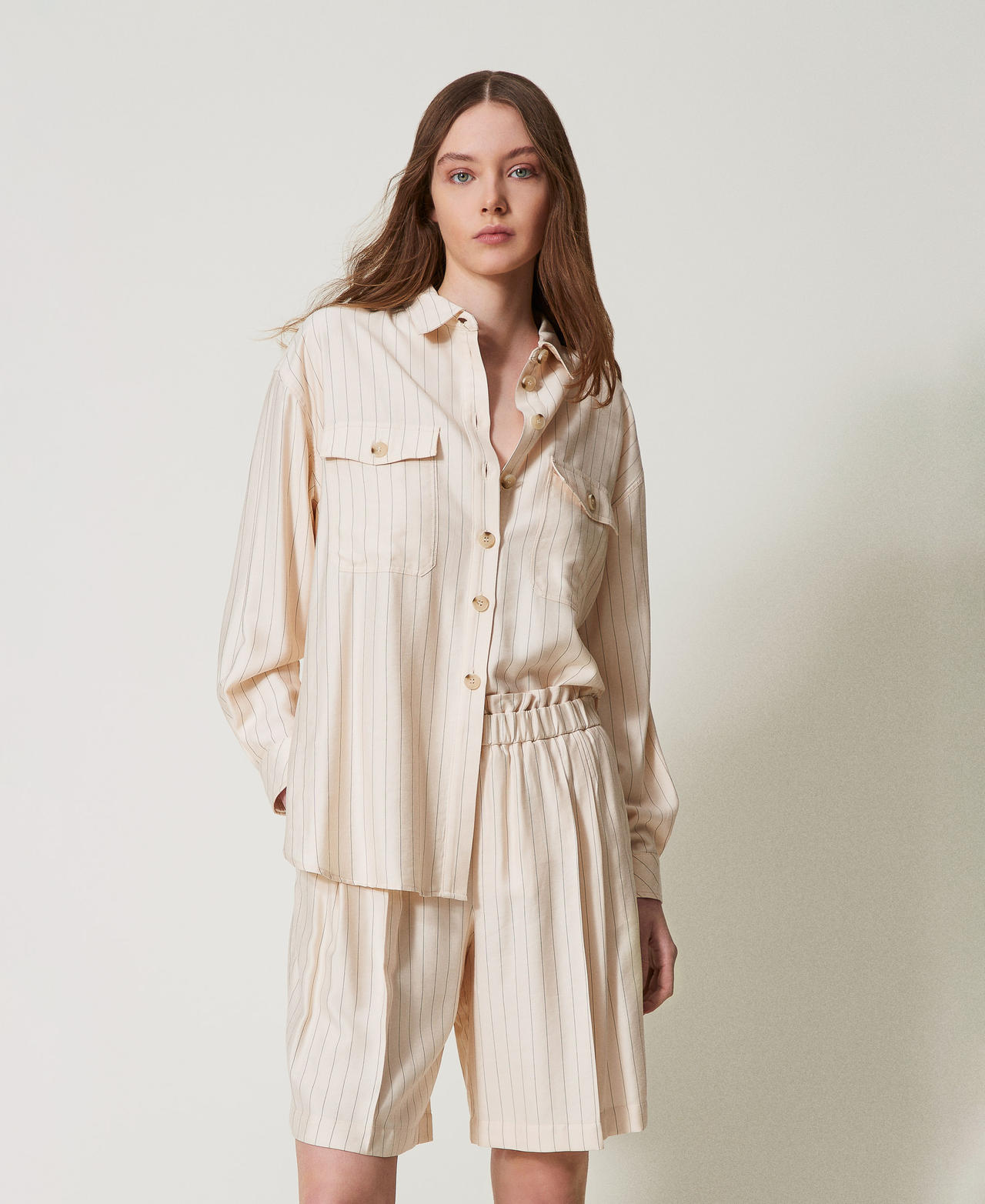 Pinstripe Bermuda shorts with elastic Beige/Black Pinstripe Woman 251LL2AFF_12247_02