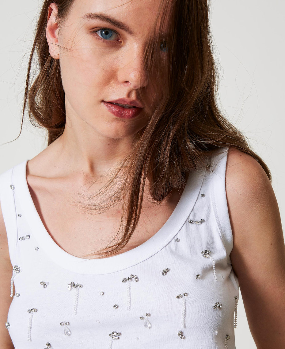 Cropped top with embroidery "Papers" White Woman 251AP2222_00840_03