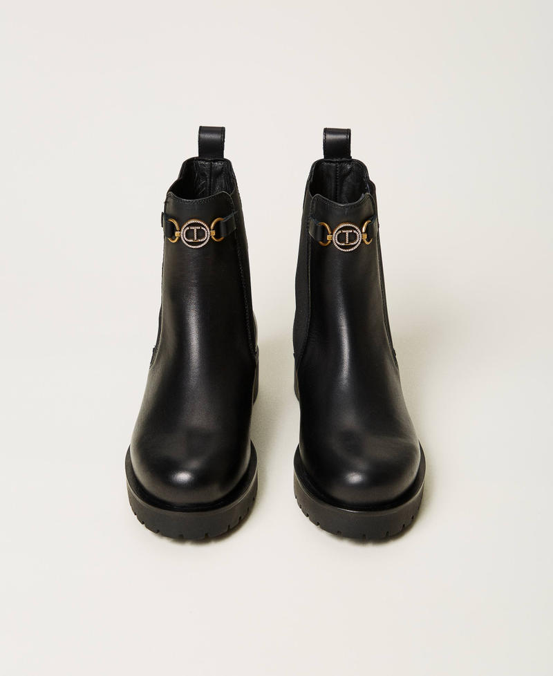 Leather Chelsea boots with Oval T