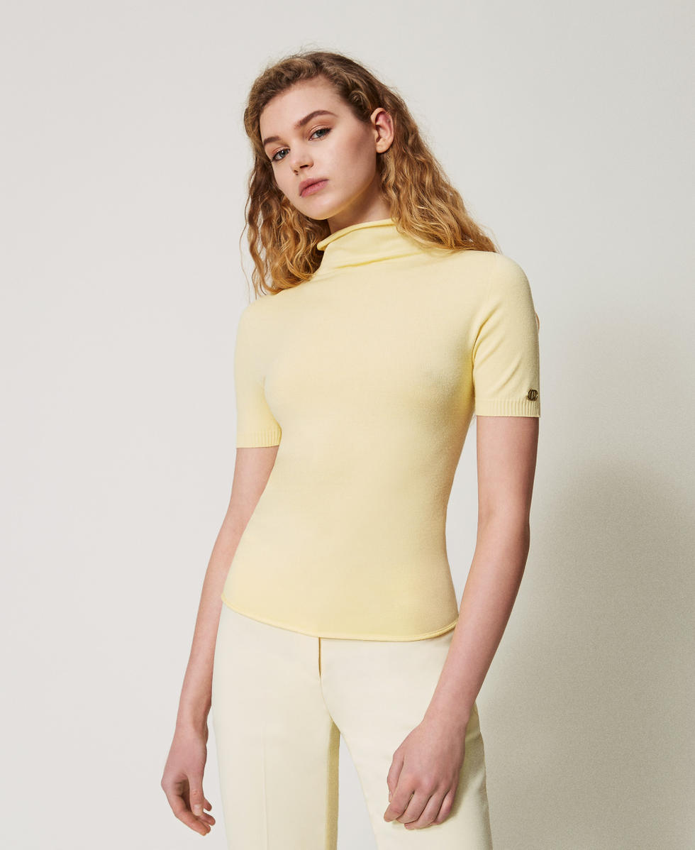 Pull col montant avec Oval T Vanille Femme 251TP3534_12143_01