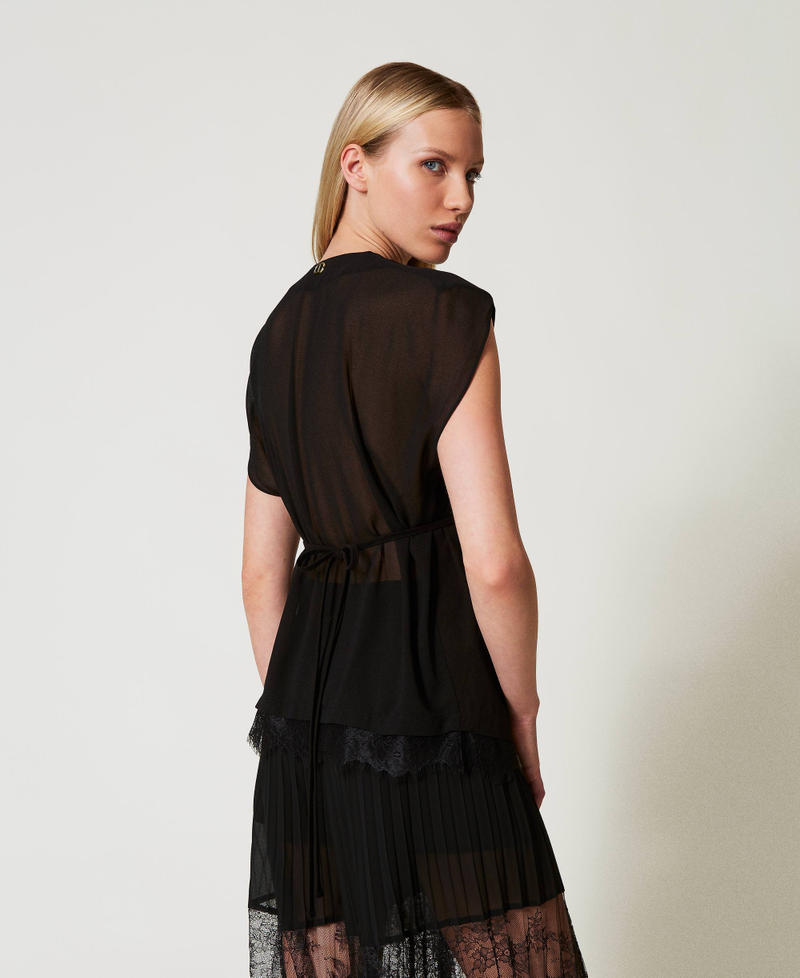 Top with lace and pleats Black Woman 251TP2781_00006_02