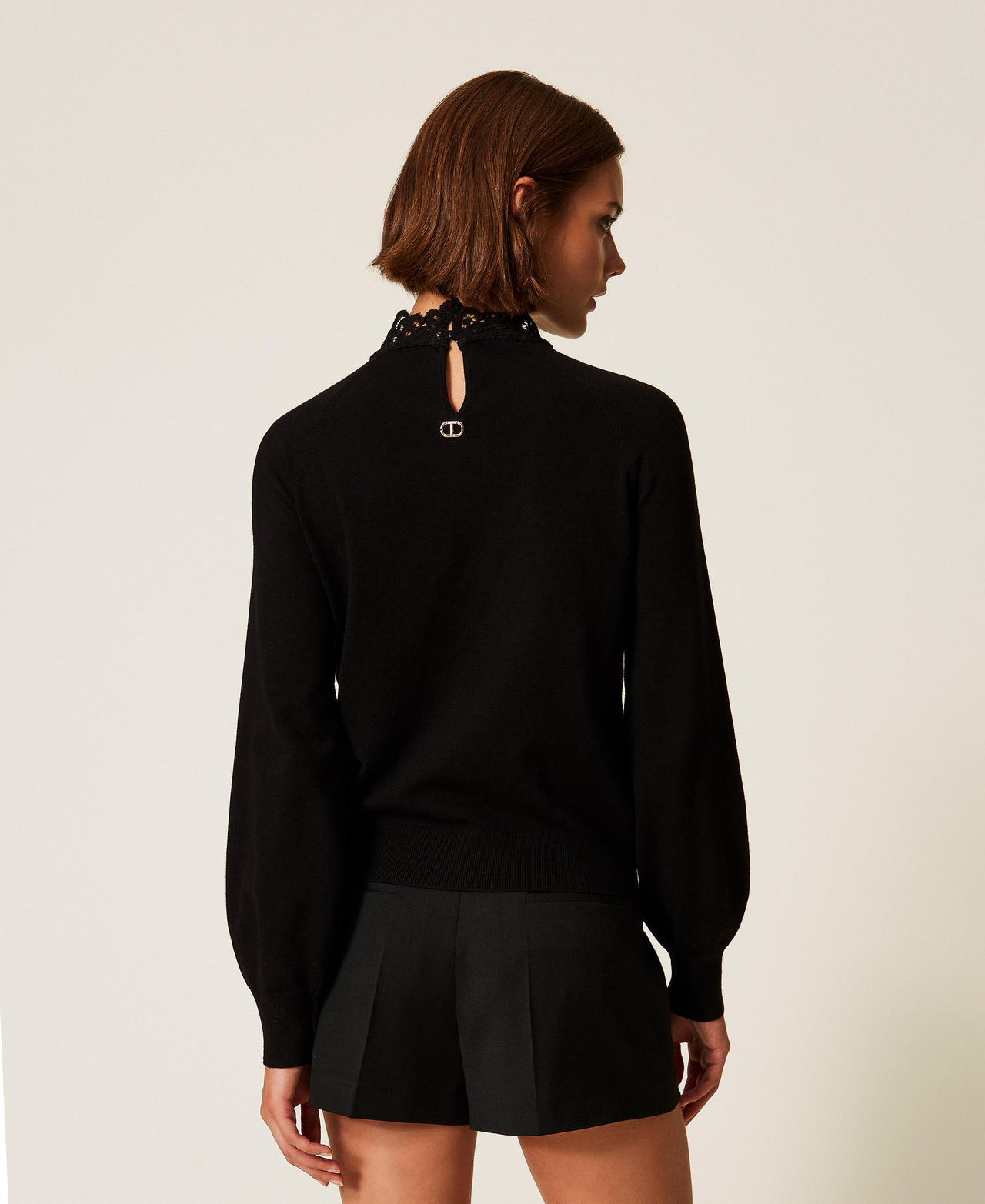 Turtleneck jumper with lace Black Woman 252TP3391_00006_03