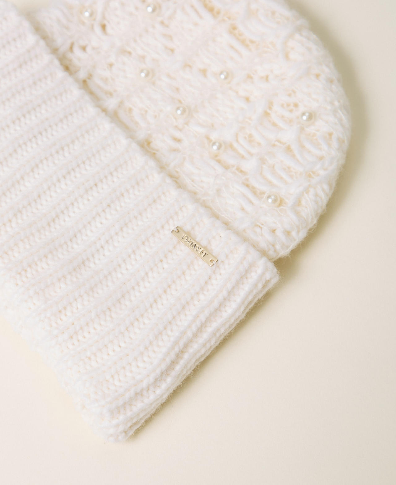Knit beanie with pearls Mother Of Pearl Woman 262LI4BTT_00059_02