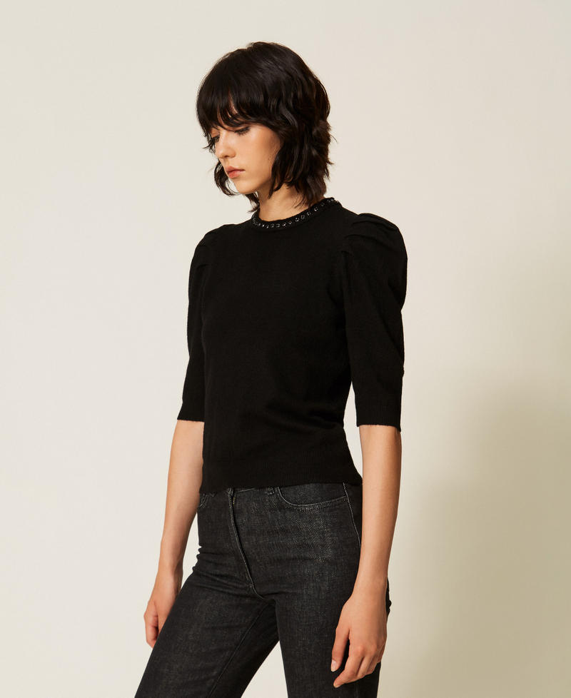 Pullover aus recyceltem Garn mit Strasssteinen Schwarz Frau 262AP3171_00006_02
