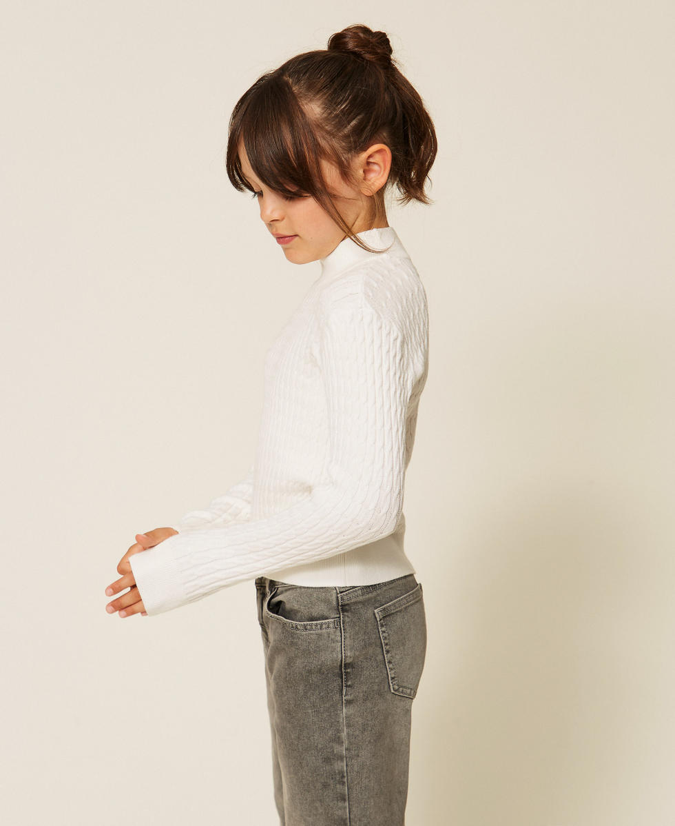 Fitted cable knit jumper
