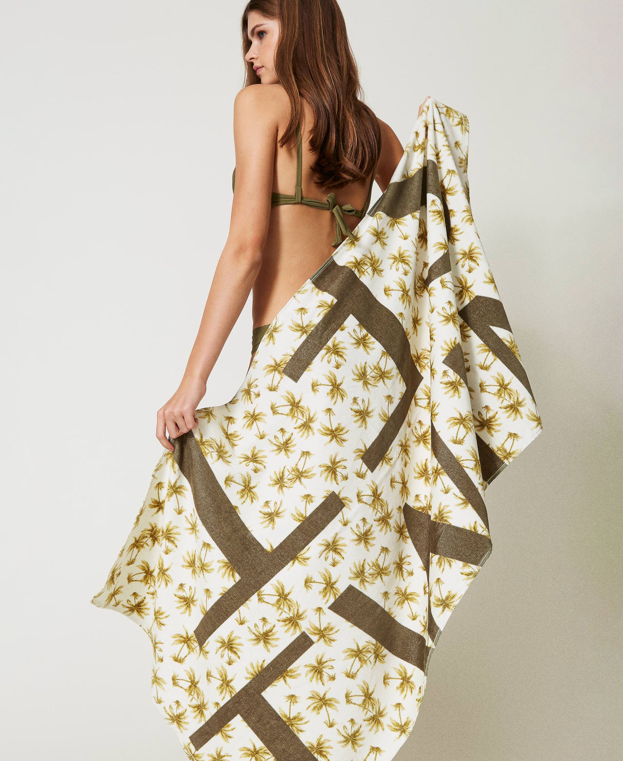 Terry beach towel with print Mother of Pearl/Olive Leaf Palm Print Woman 251LB4BDD_12196_T0