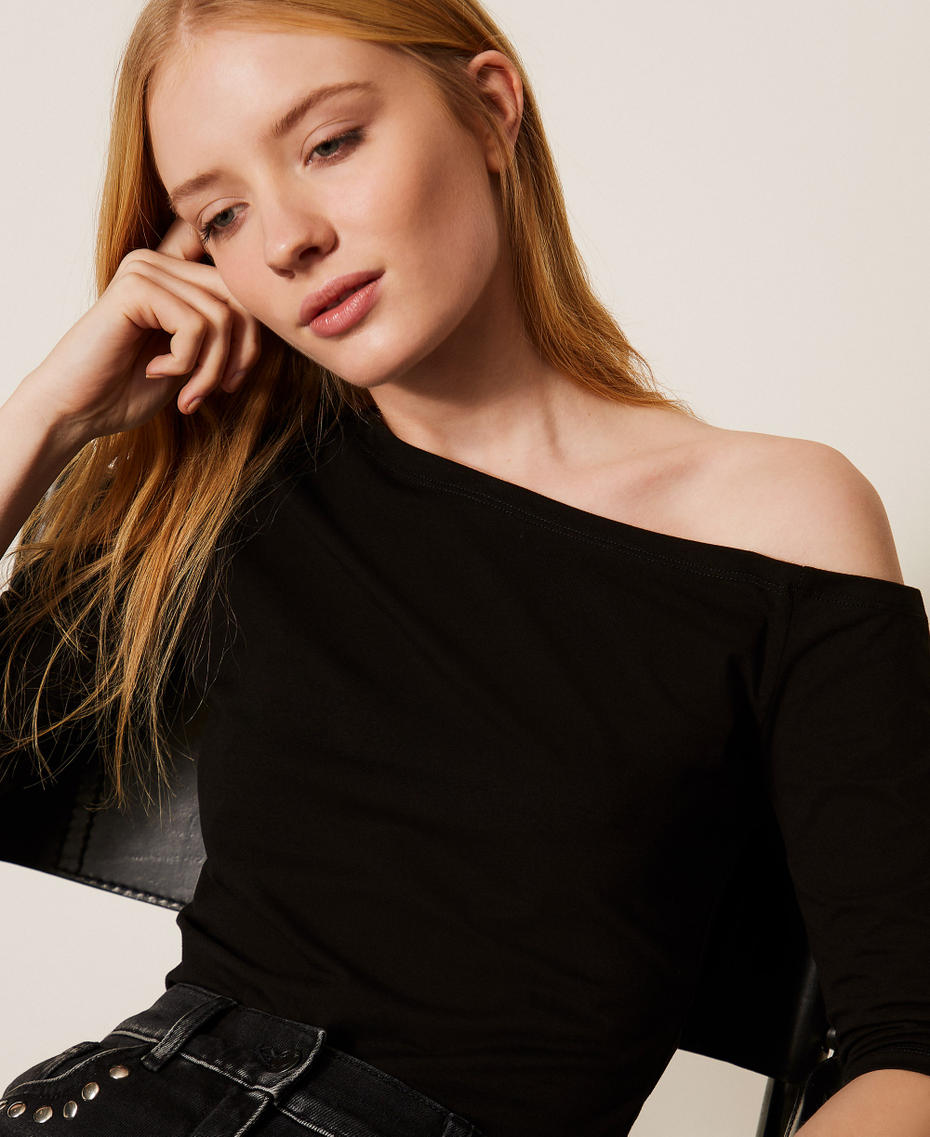 T-shirt with asymmetric collar Black Woman 261AP2167_00006_04