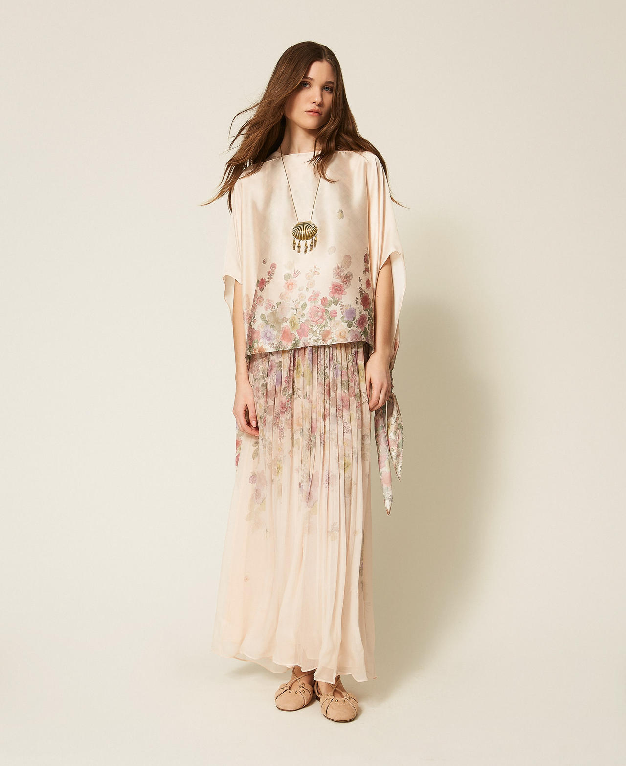 Printed poncho with side ties Wildflowers Pastel Colour Print Woman 261TO5110_13588_01