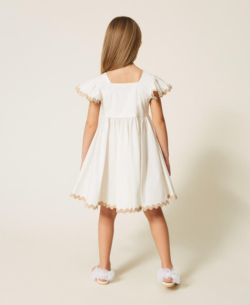 Abito corto baby in popeline con ricamo Off White Bambina 261GB2152_00526_03