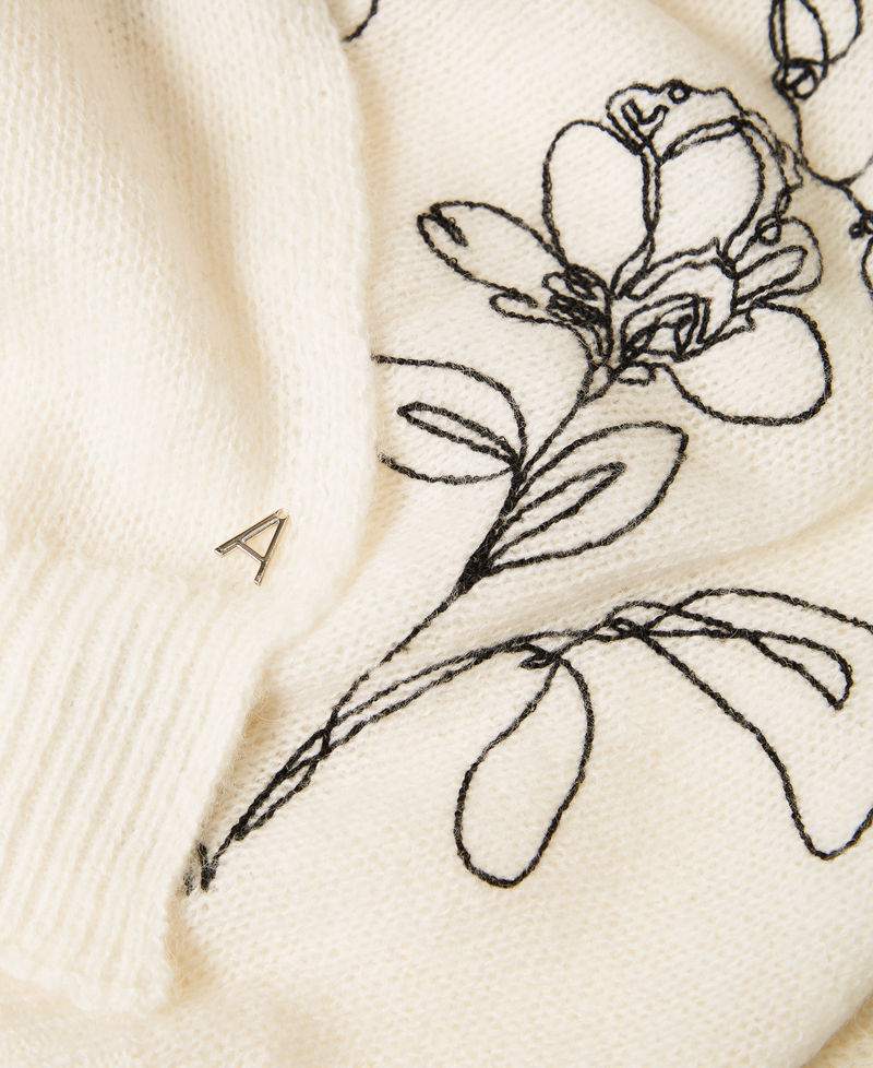 Knitted scarf with floral embroidery "Snow" White/Black Embroidery Woman 262AA4040_13762_02
