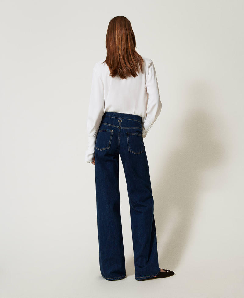 Jean droit bleu foncé