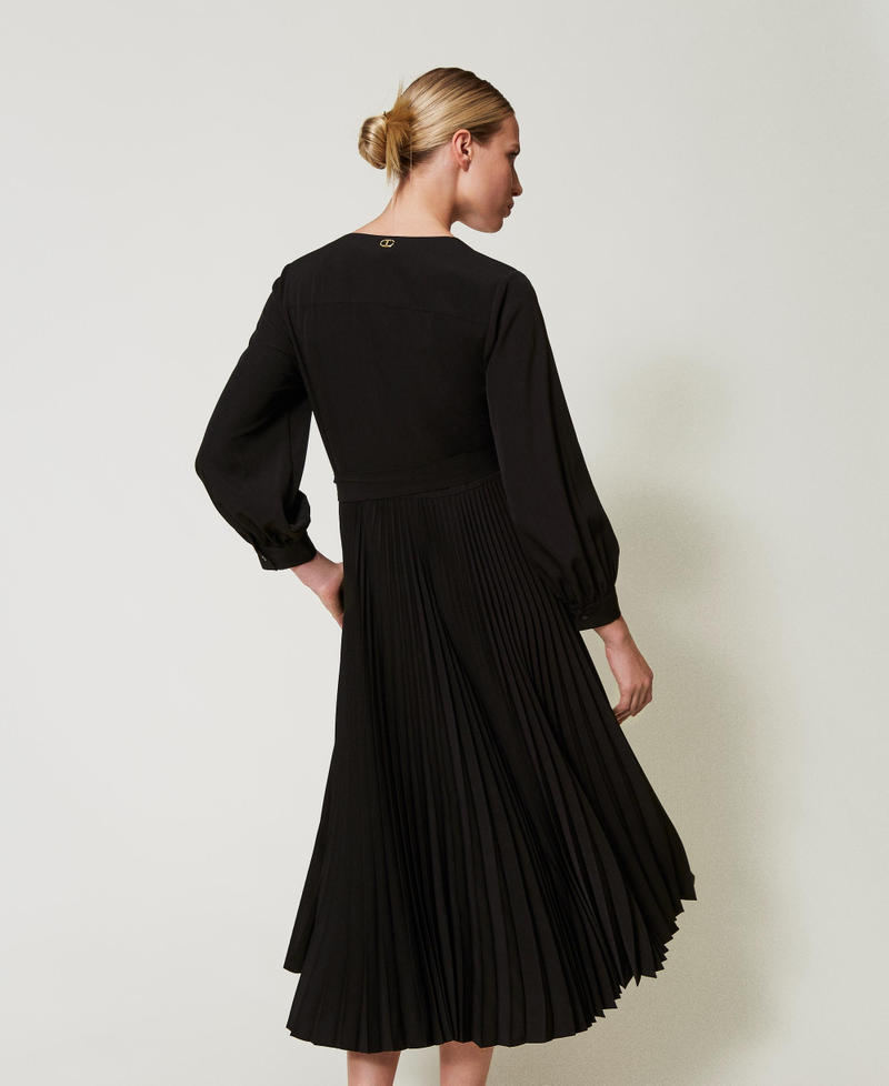 Pleated cr&ecirc;pe de Chine midi dress Black Woman 251TP2420_00006_03