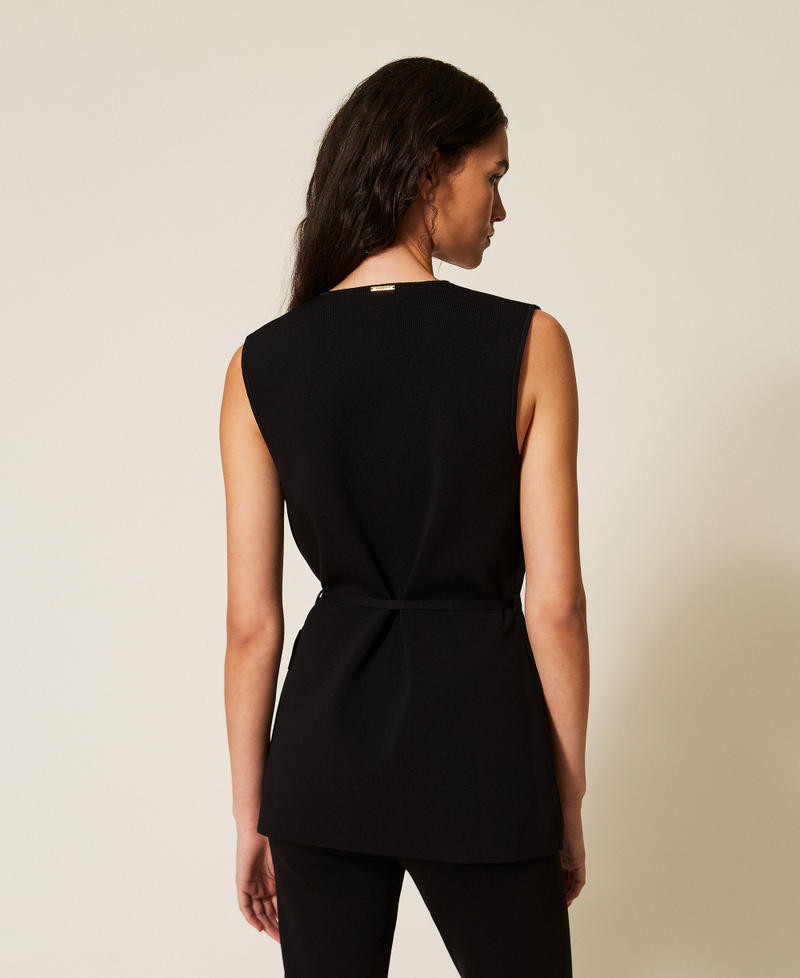 Fitted knit sleeveless jacket Black Woman 261LL3LCC_00006_03