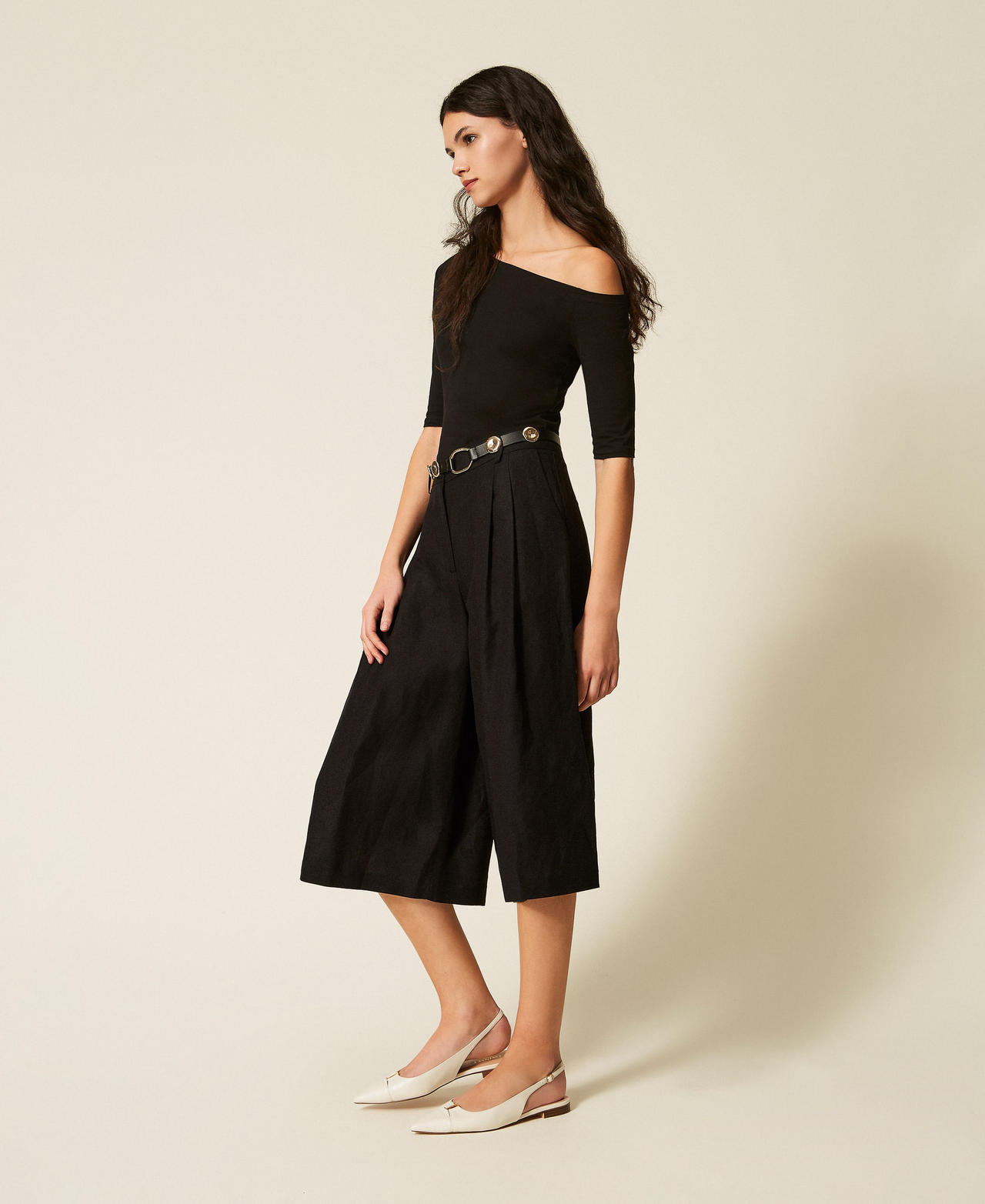 Bermuda in misto lino con pinces Nero Donna 261LL2NGG_00006_02