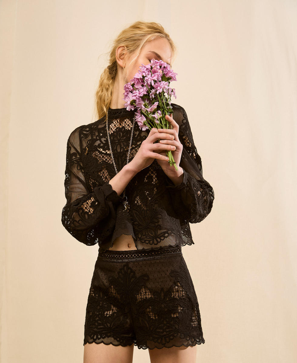 Mesh shorts with embroidery