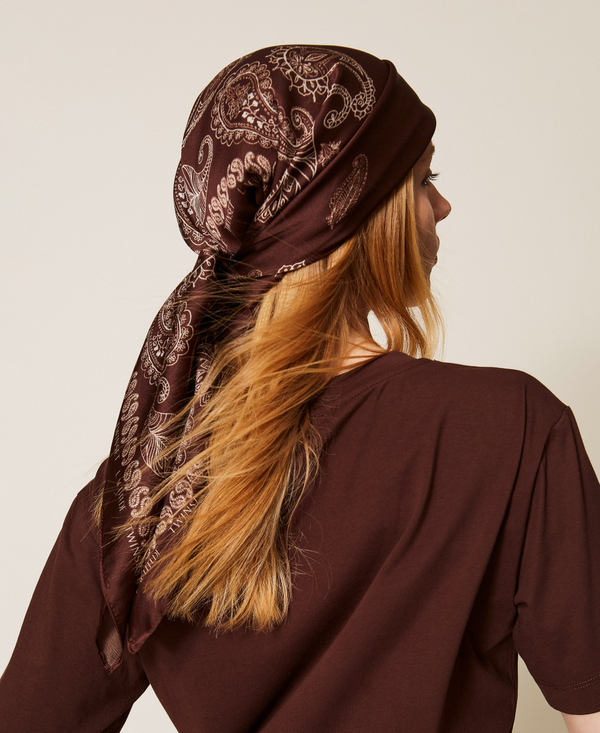 Keffiyeh with foulard print