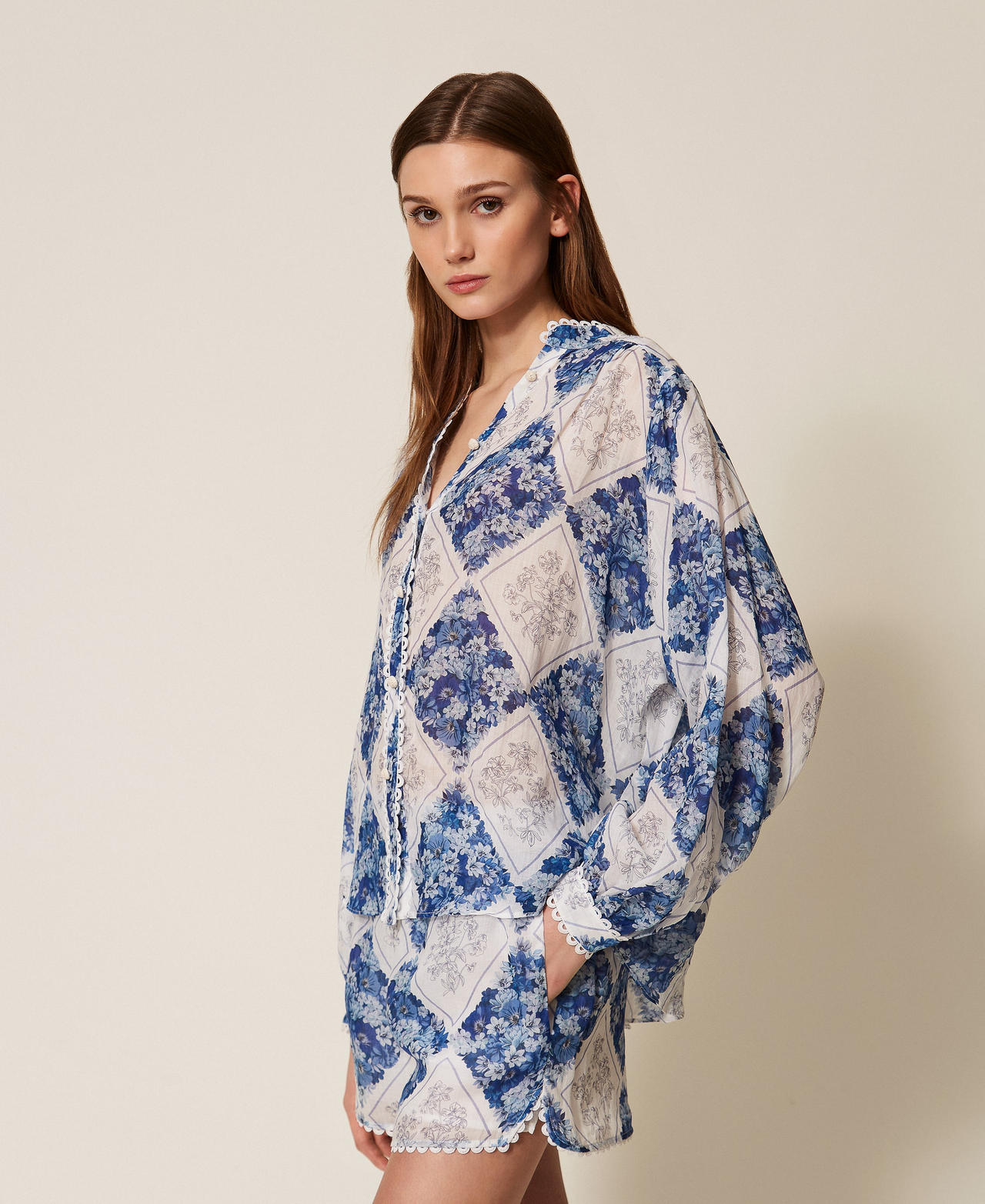 Camicia in rami&egrave; con stampa floreale Stampa Rombi Floreali Blu / Azzurro "Topazio" Donna 261TP213E_13405_02