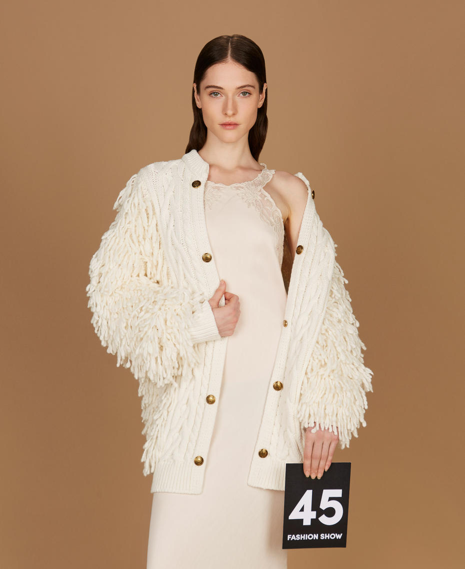 Cardigan aus Wollmischung mit Zopfmuster Weiß Schnee Frau 252TS3300_00282_PS