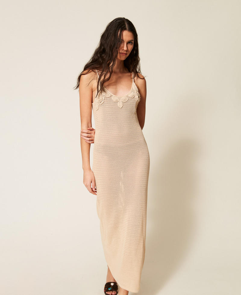 Langes Strickkleid im Netz-Dessin &bdquo;Cashew&ldquo;-Beige Frau 261AT3020_13362_01