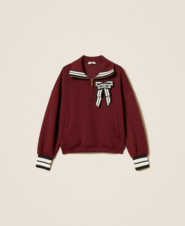 Scuba sweatshirt with brooch