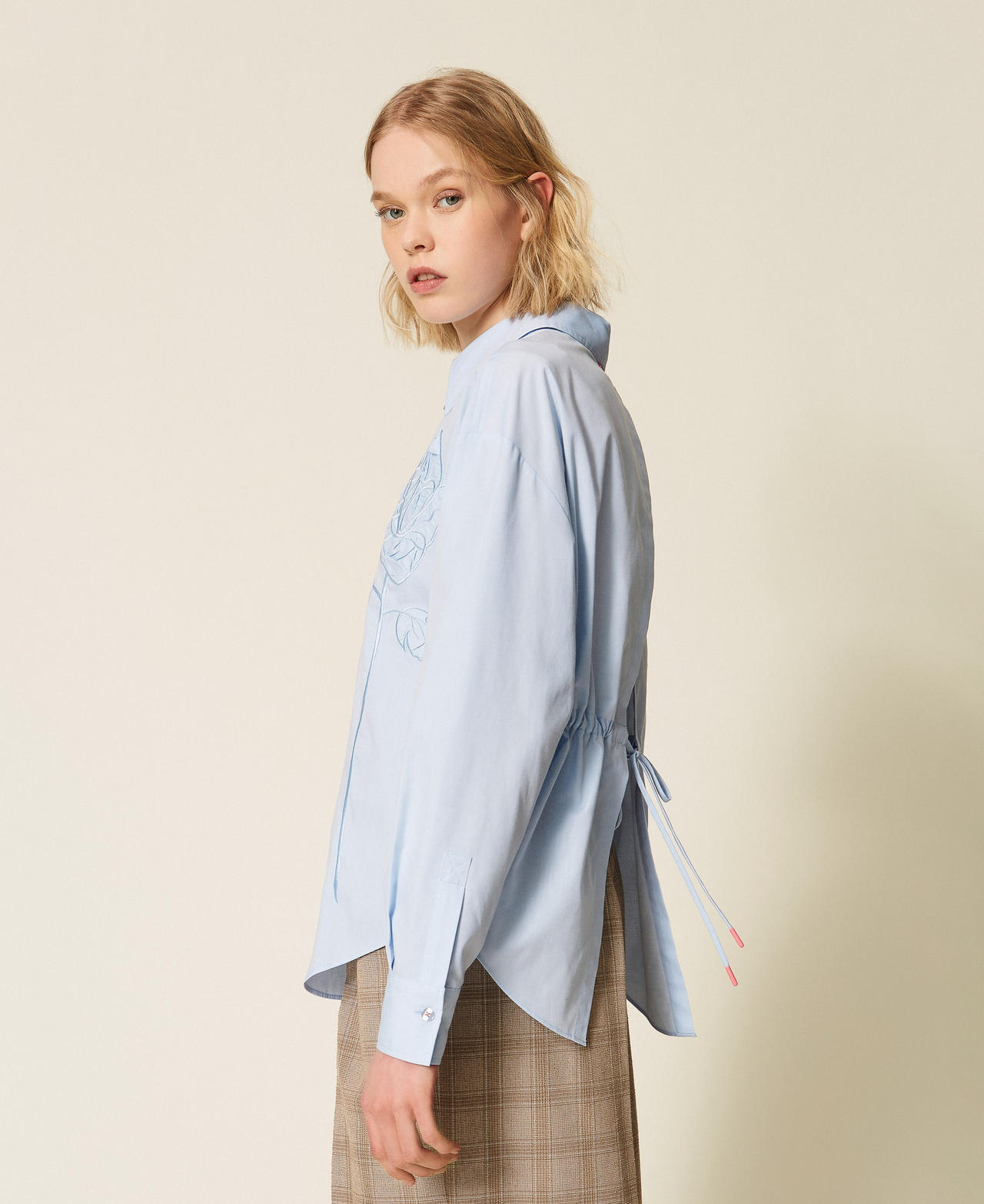 Camicia MYFO con ricamo a rosa Oxford Placid Blue Donna 261AQ2030_13560_02
