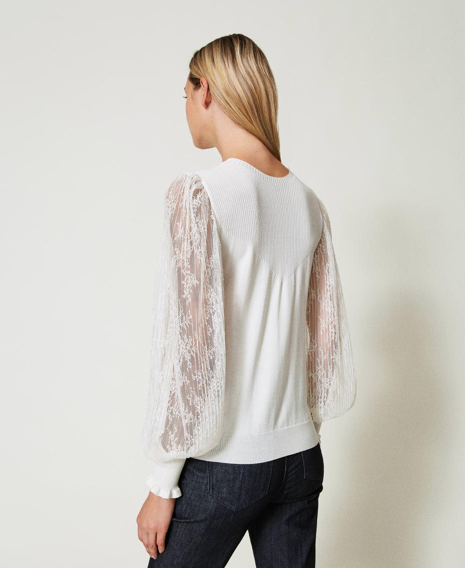 Pull double usage avec manches en dentelle Blanc Neige Femme 242TT3162_00282_06
