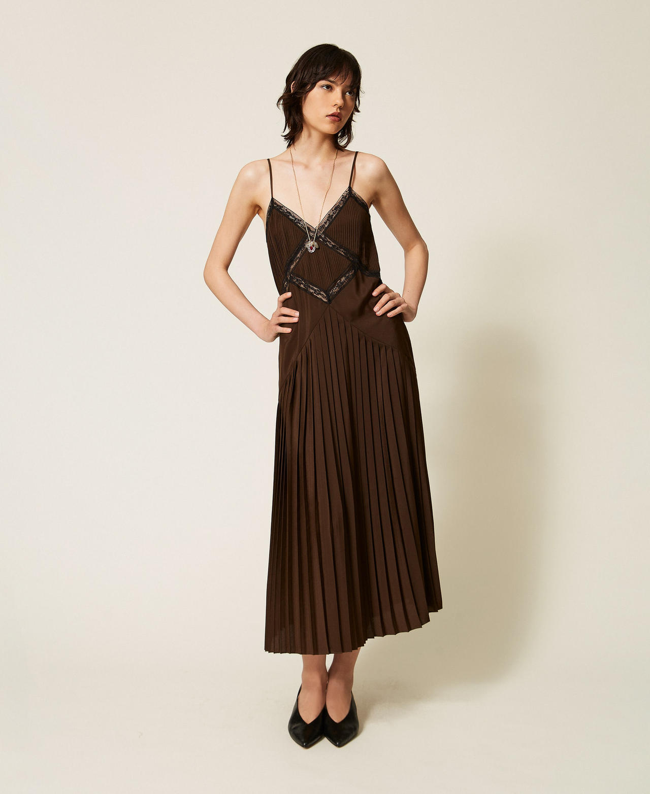 Cr&ecirc;pe de Chine and lace long dress Two-tone Darkness Brown/Black Woman 262TP2060_13853_01