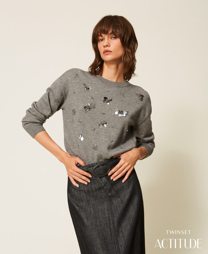 Crew neck jumper with embroidery  Mid Grey Melange Woman 262AP3181_12838_PA