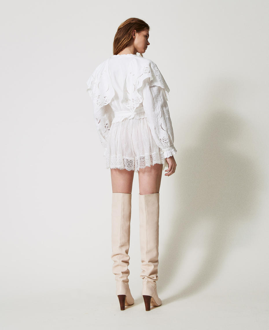 'Giglio' lace shorts with gathering. White Snow Woman 251TS2096_00282_03
