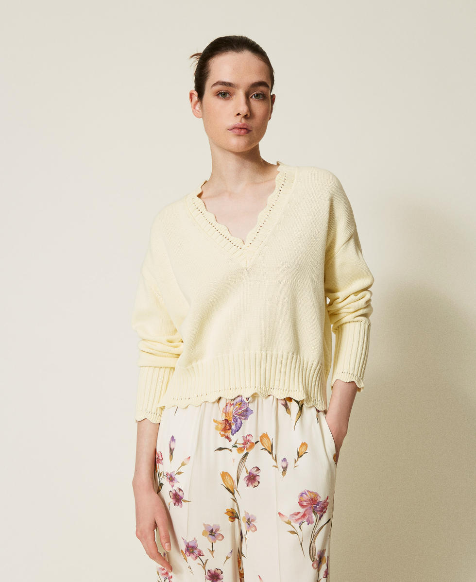 Pull avec bords festonn&eacute;s Vanille Femme 251TP3160_12143_01