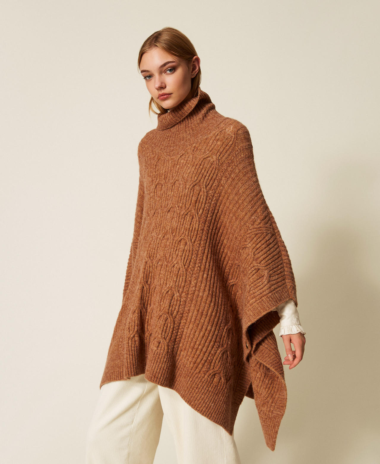 Cape en maille côtelée tressée Camel Chiné Femme 252LL3HBB_12813_03
