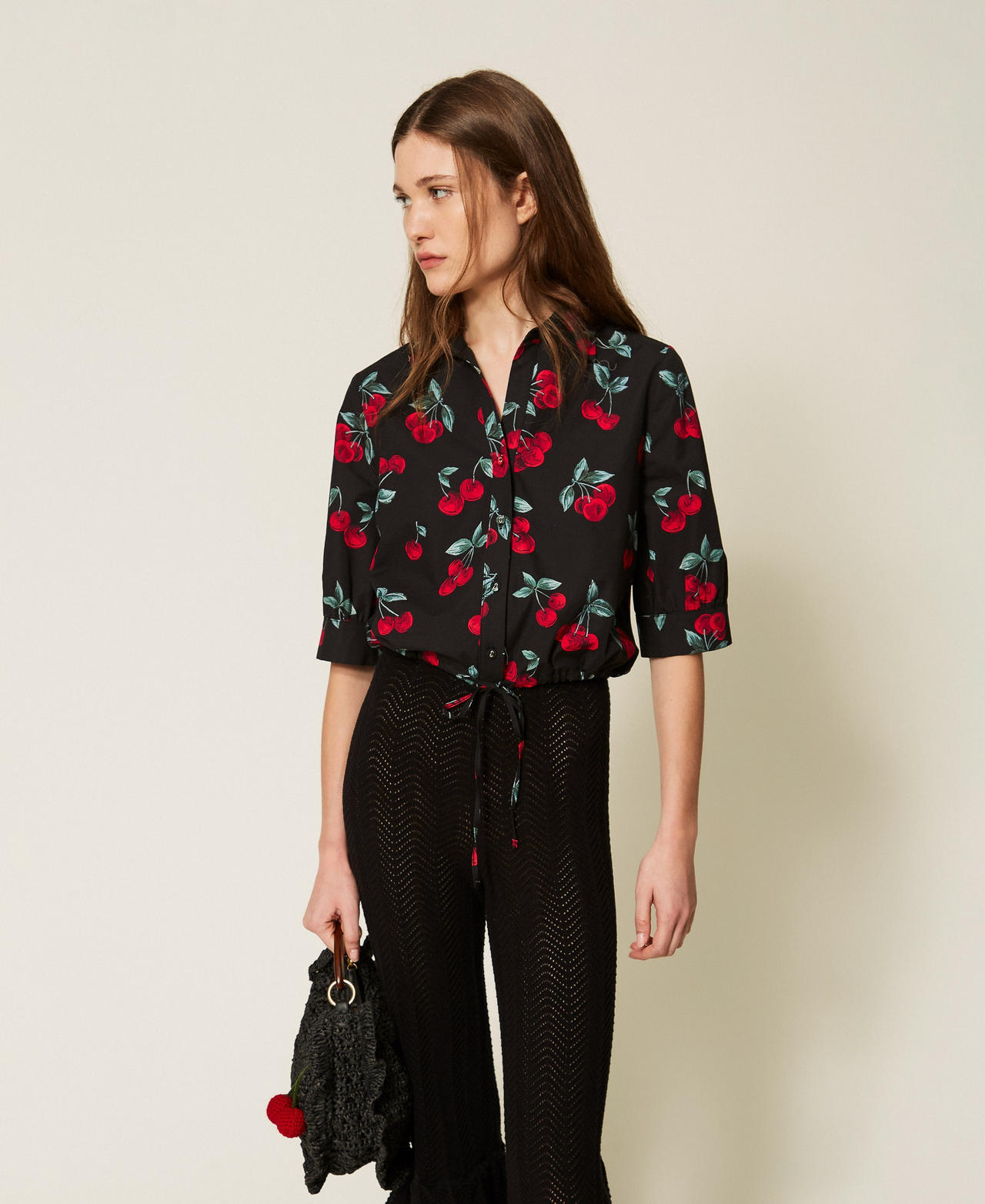 Chemise cropped en popeline avec imprimé cerises