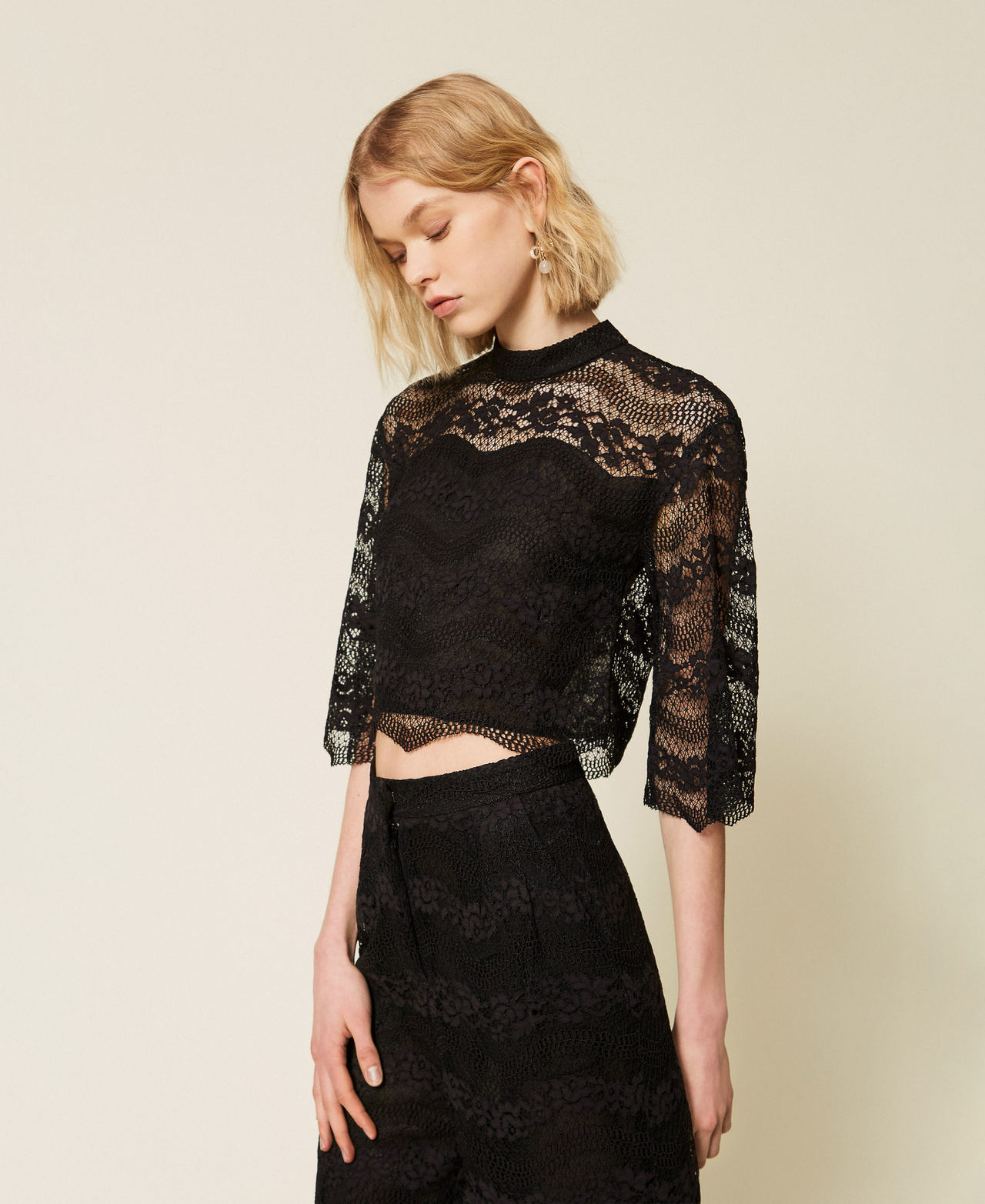 Blusa in pizzo macram&egrave; Nero Donna 261TP2900_00006_02