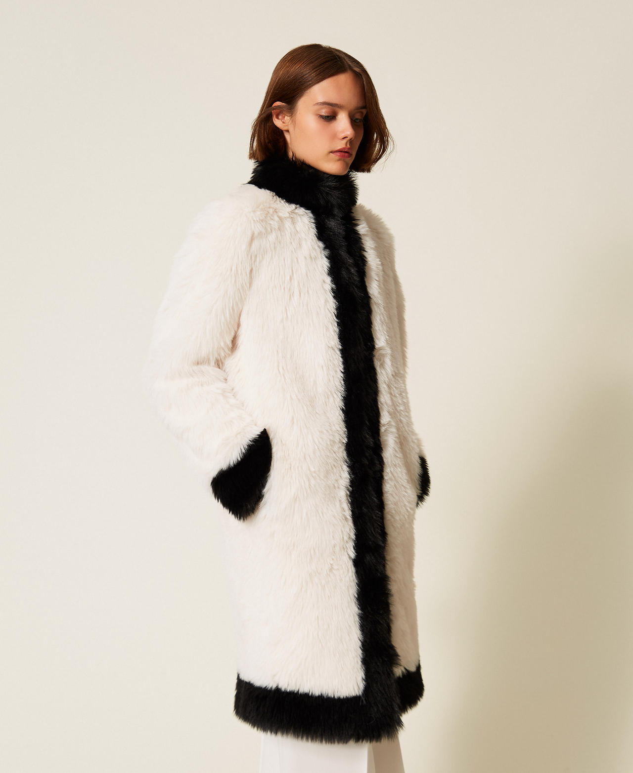 Cappotto in faux fur bicolore Bicolor Bianco "Neve" / Nero Donna 252TT2153_12865_03