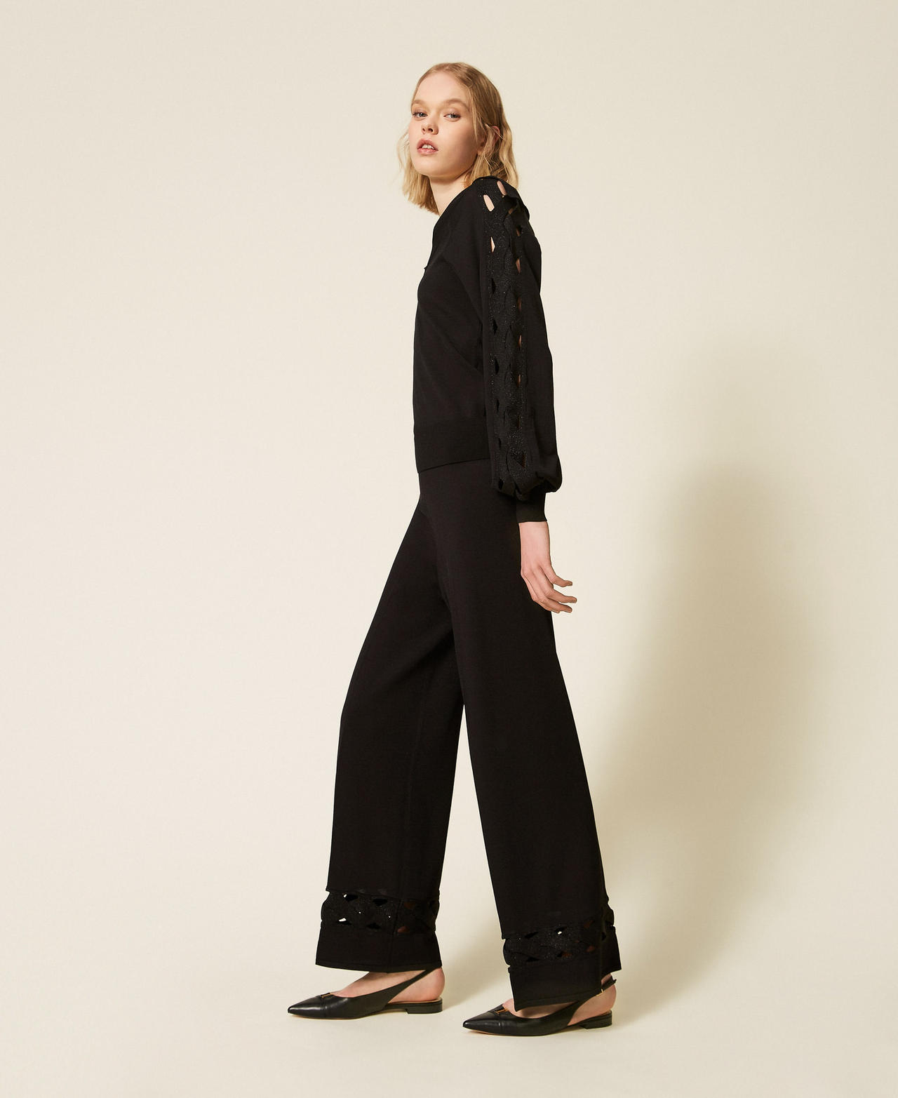 Strickhose mit Zopfmuster Schwarz Frau 261LL3DEE_00006_02