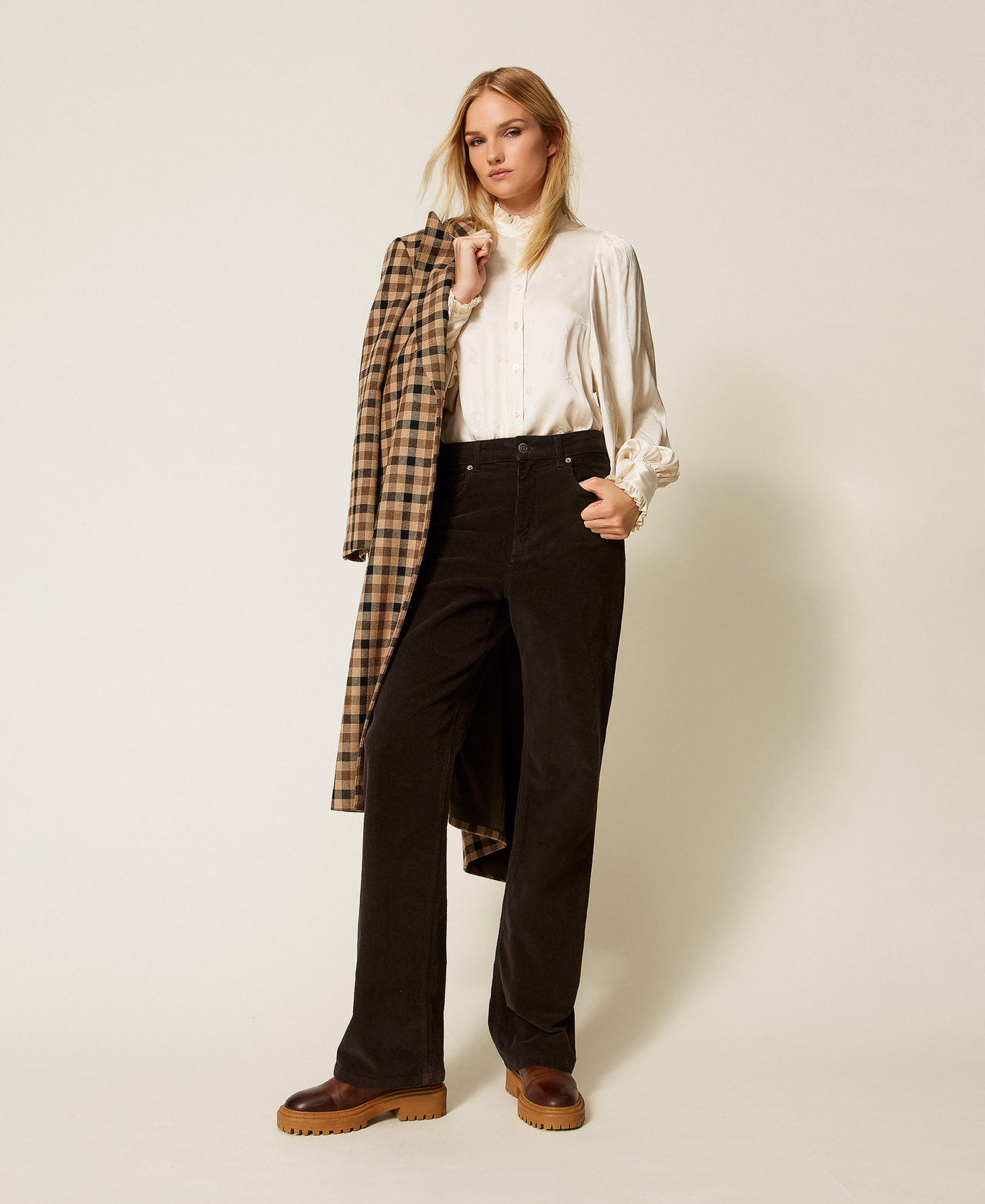 Five-pocket corduroy trousers Black Chocolate Woman 252TT2182_11054_02