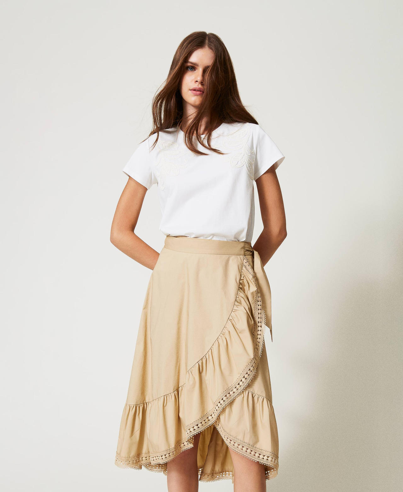 T-shirt con ricamo Cornely Madreperla Donna 251LB2FEE_00059_01