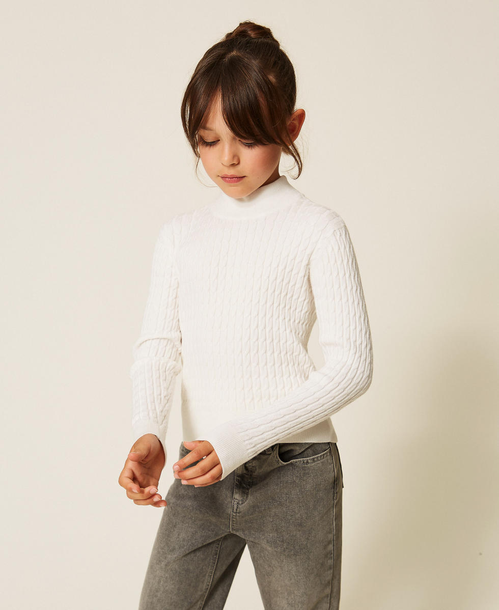 Fitted cable knit jumper