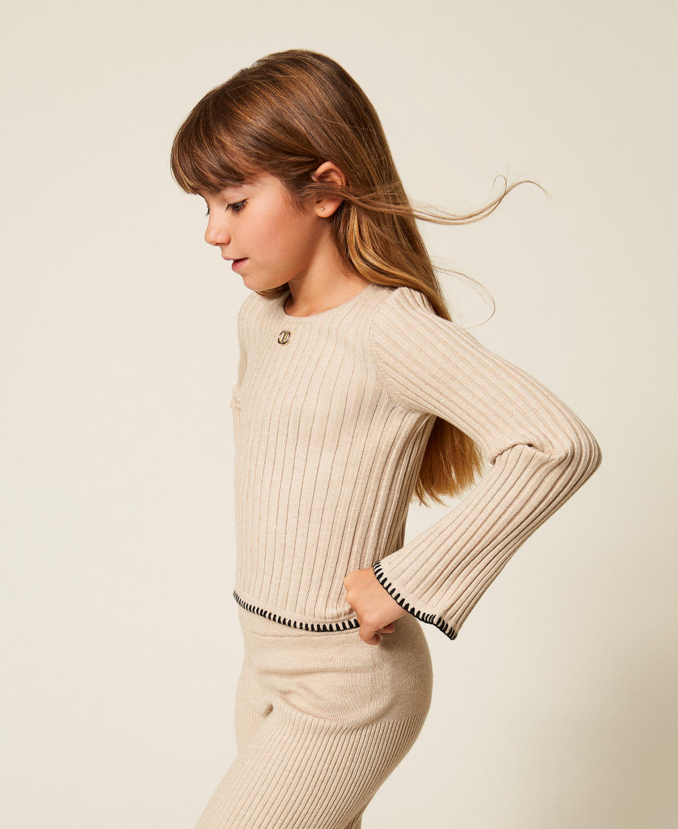 Girls' ribbed jumper with embroidery