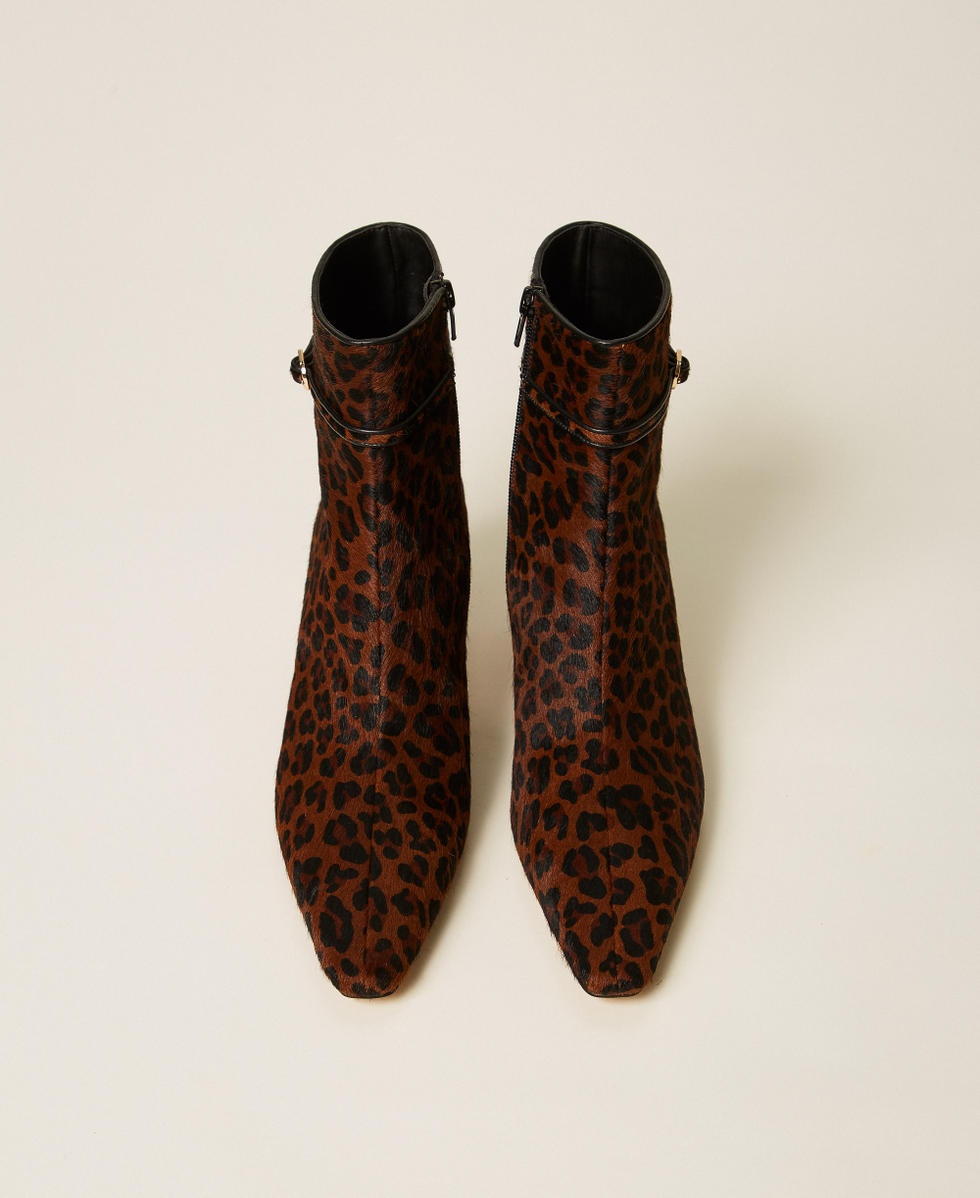 Botines de piel con animal print Estampado Animal Print Mujer 252TCP222_12618_04