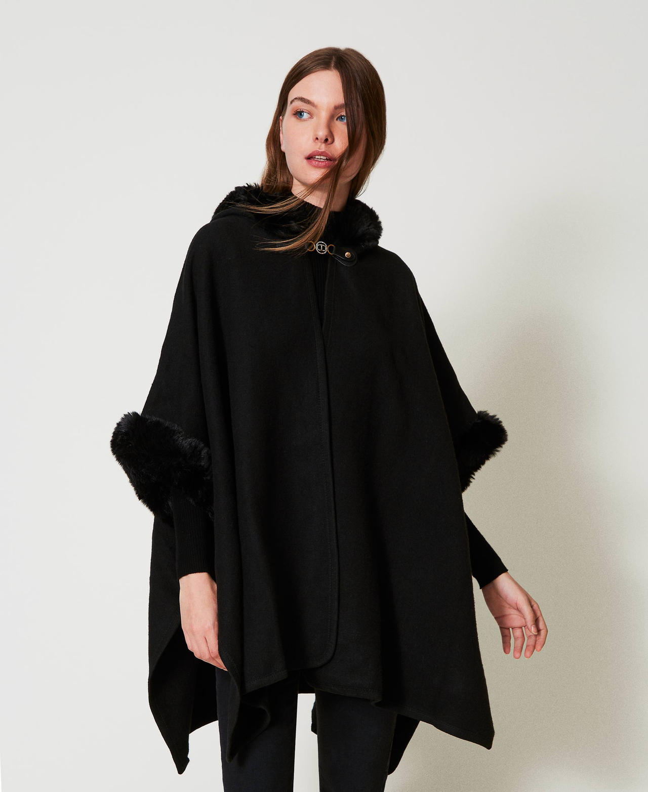 Wool cloth and faux fur poncho Black Woman 242TO5700_00006_02