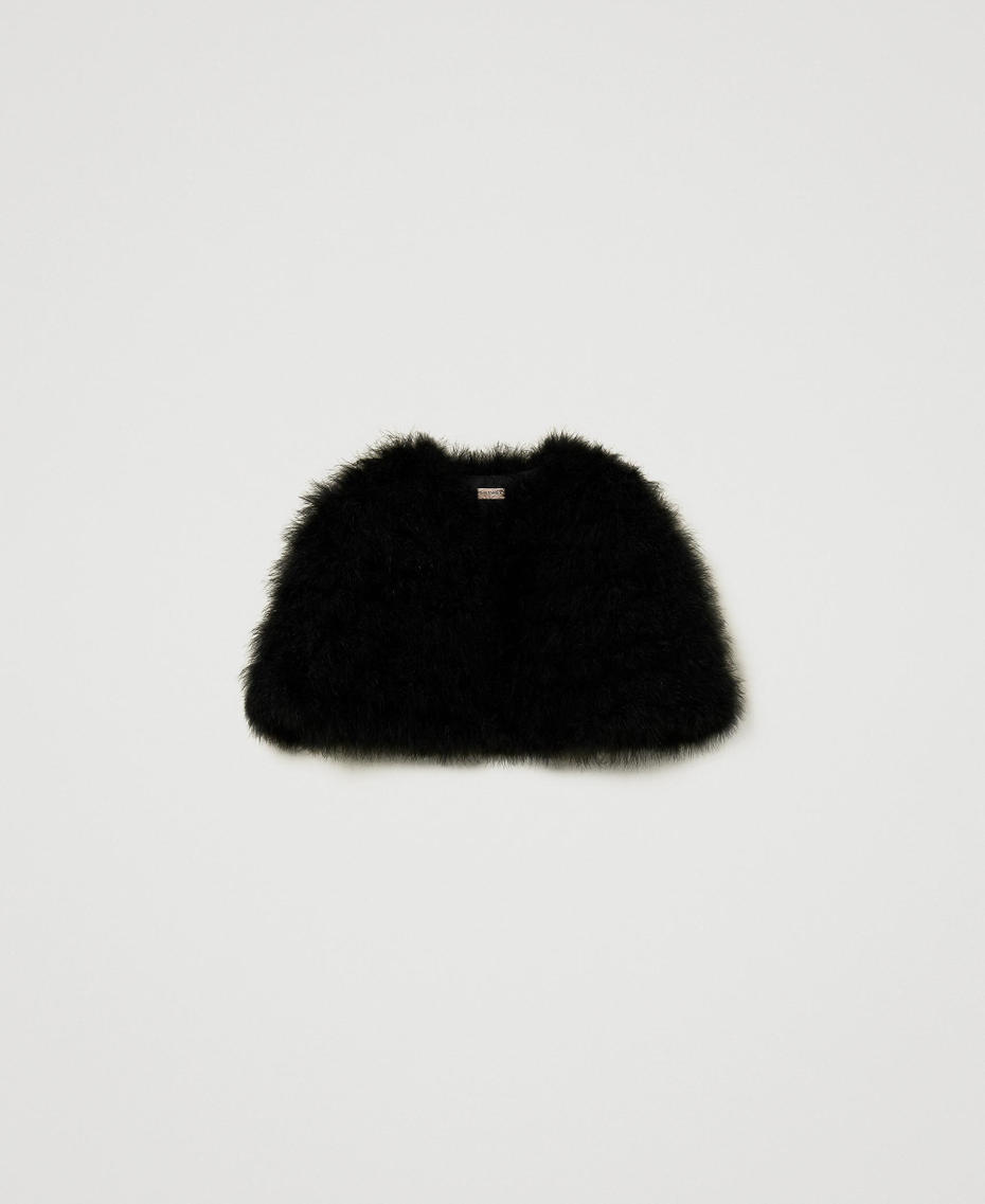 Short cape with feathers