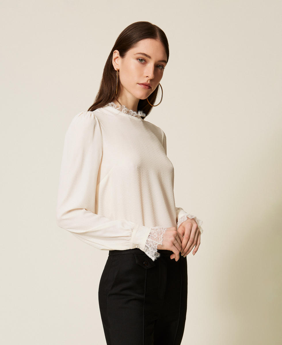 Silk blend cr&ecirc;pe de Chine blouse White Snow Woman 252TS2360_00282_02