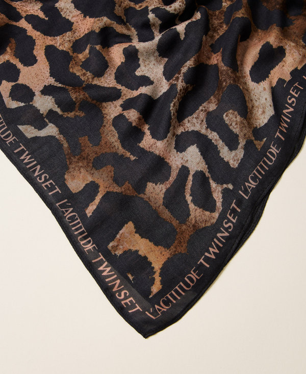Animal print kefiah
